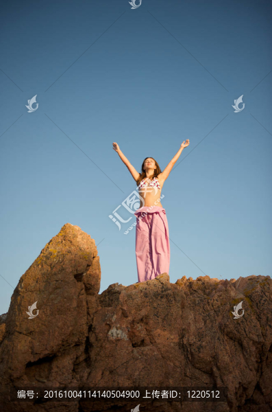 漂亮的女人都挺放松的假期