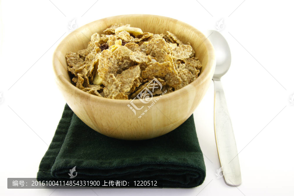 麥麩中的木雕碗