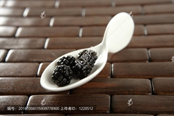 在白勺blackerries