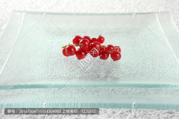 方形的玻璃盤紅醋栗