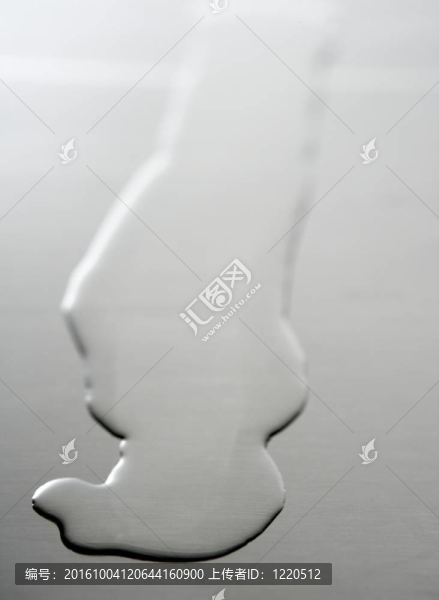 液體；金屬表面上的油狀