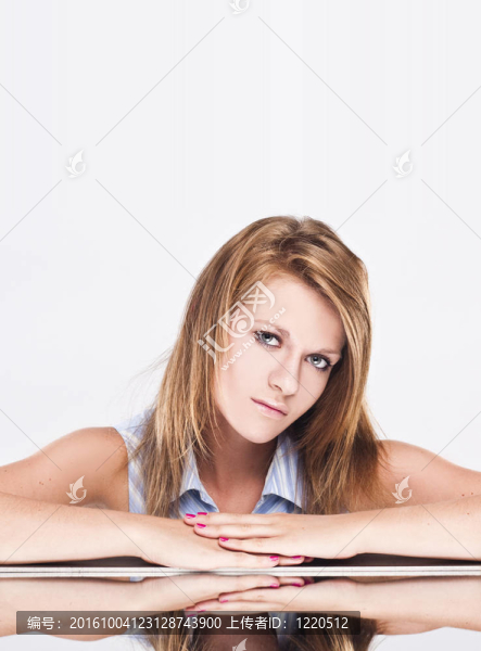 年輕的女人