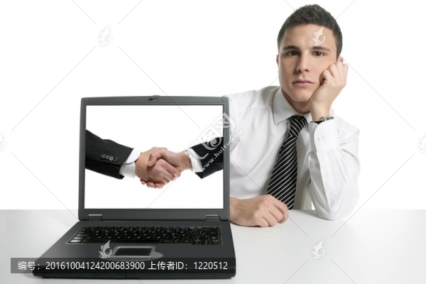 商人合作伙伴與西裝握手