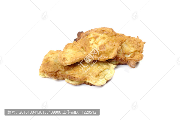 白底隔離面糊油炸魚。
