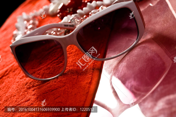 太陽眼鏡-匯圖網(wǎng) www.fosd68.com 太陽眼鏡