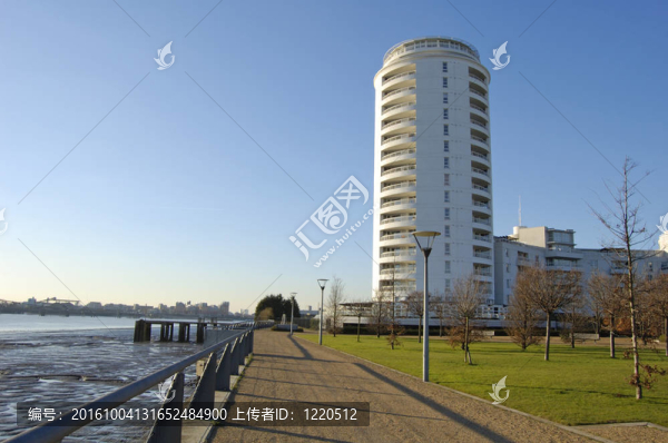 london-19-0034
