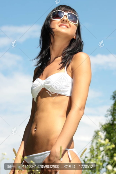 性感的女士穿泳裝