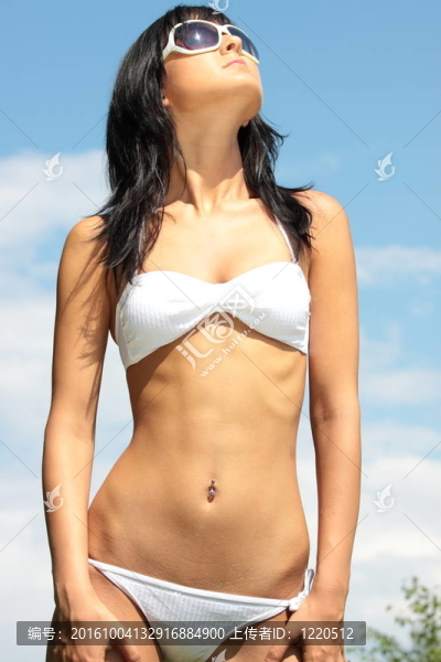 性感的女士穿泳裝