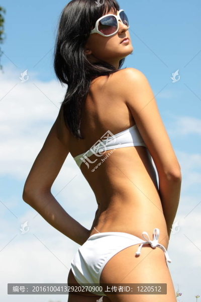 性感的女士穿泳裝