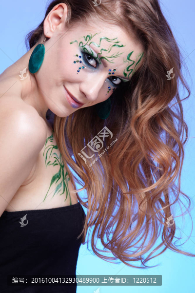 女孩bodyart