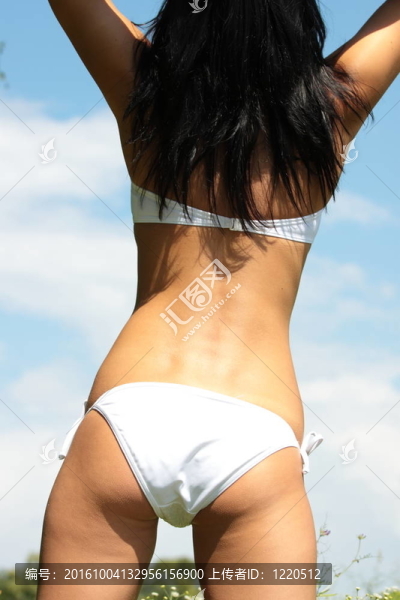 性感的女士穿泳裝