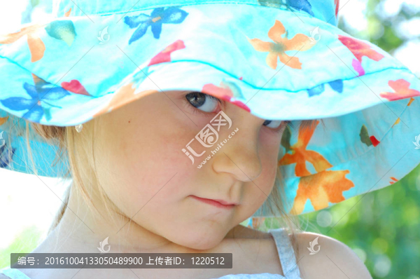 悶悶不樂的樣子