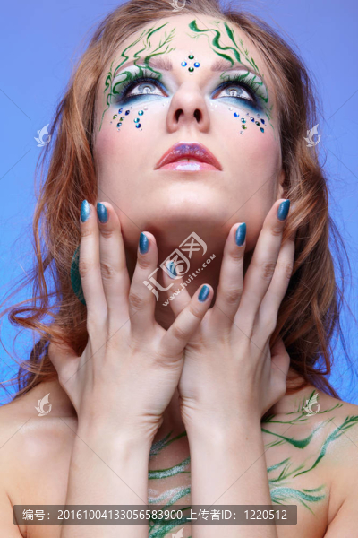 女孩bodyart