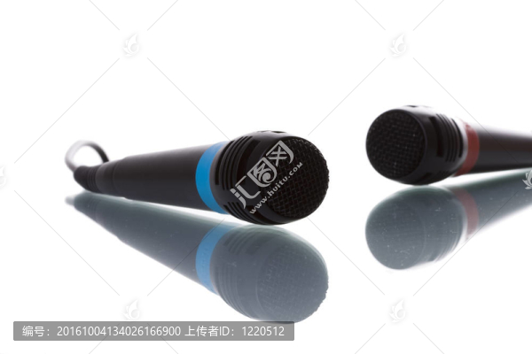 孤立的麥克風(fēng)