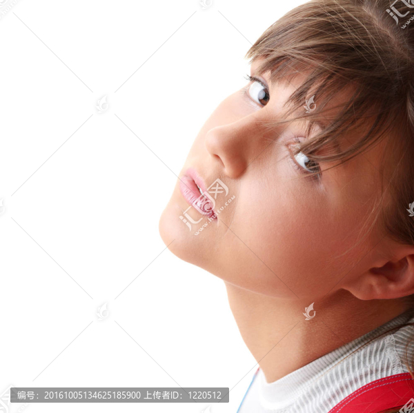 年輕女子在劃船服