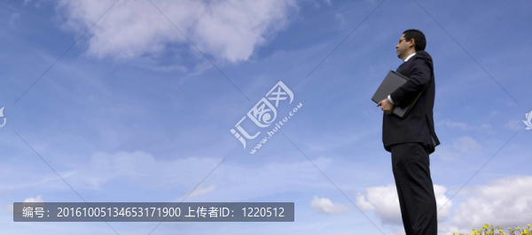 有筆記本電腦的商人