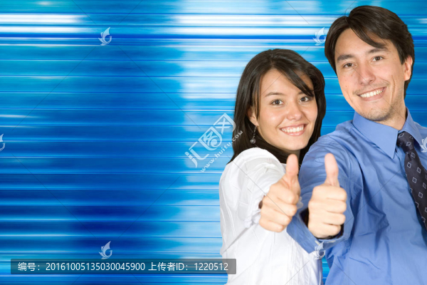 豎起生意的夫婦