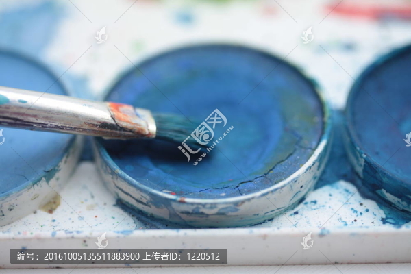 藍水的顏色