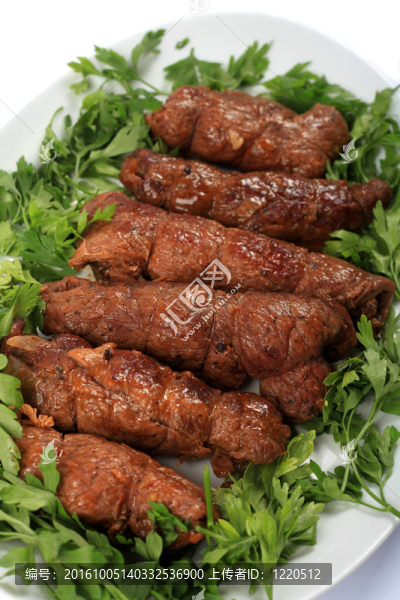 牛肉橄欖和香菜垂直