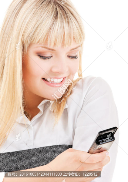 快樂女人用手機