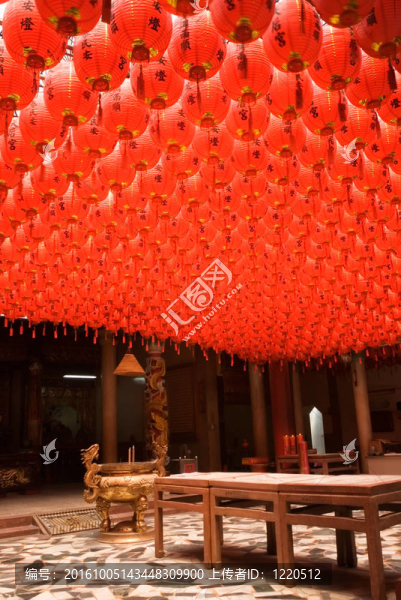 紅色和美麗的中國(guó)燈籠