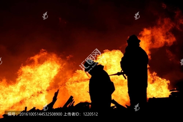 消防隊(duì)員的身影