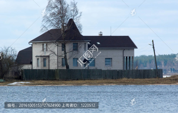 小屋。