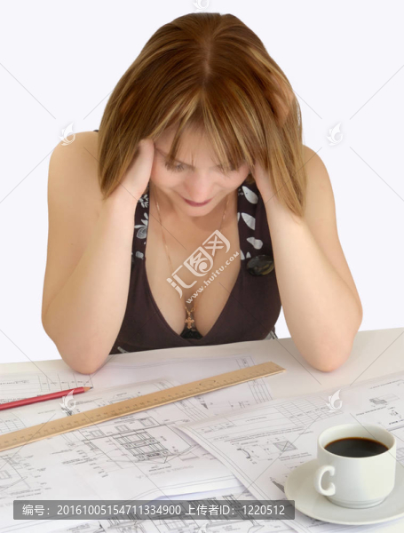 年輕的女性工程師