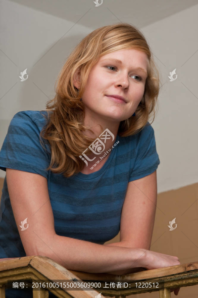年輕的女人