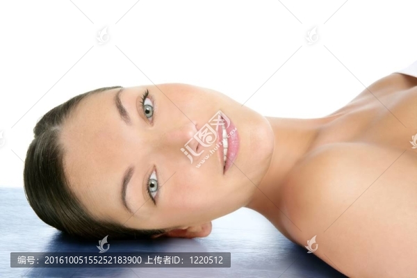 美女寫真藍眼睛的黑發(fā)