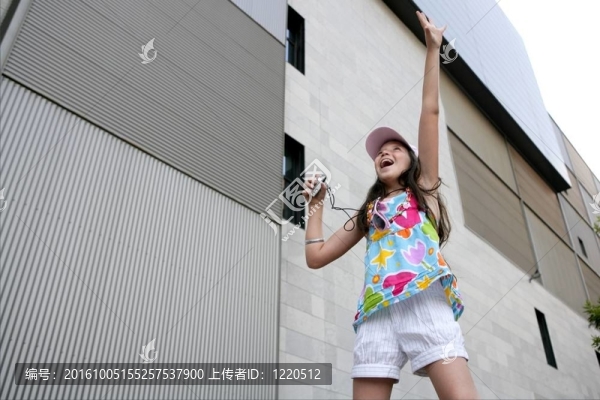 黑發(fā)少年小女孩跳舞的MP3