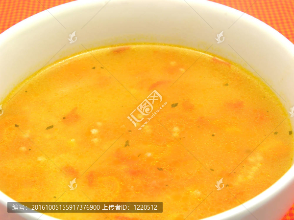 用胡蘿卜和高粱接近湯