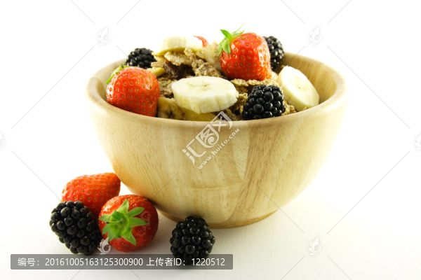 麥麩中的木雕碗