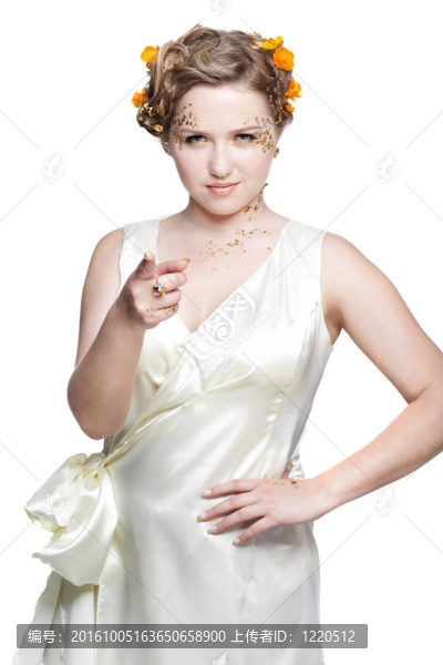 穿白色衣服的女孩