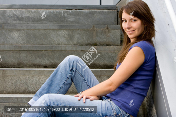 年輕漂亮的少女