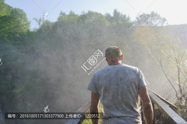 人的瀑布