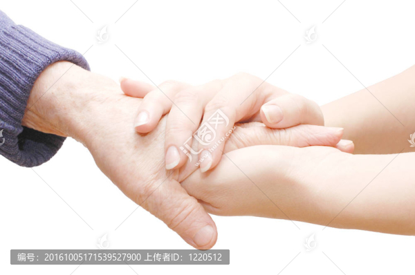 老人和年輕人的手上白色的