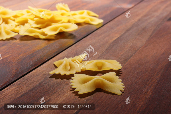 粉絲形式的蝴蝶結(jié)