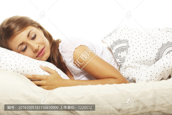 躺在床上的女人