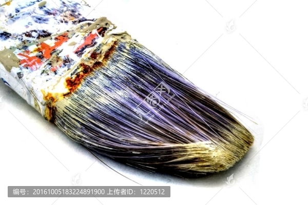 破舊的刷子。