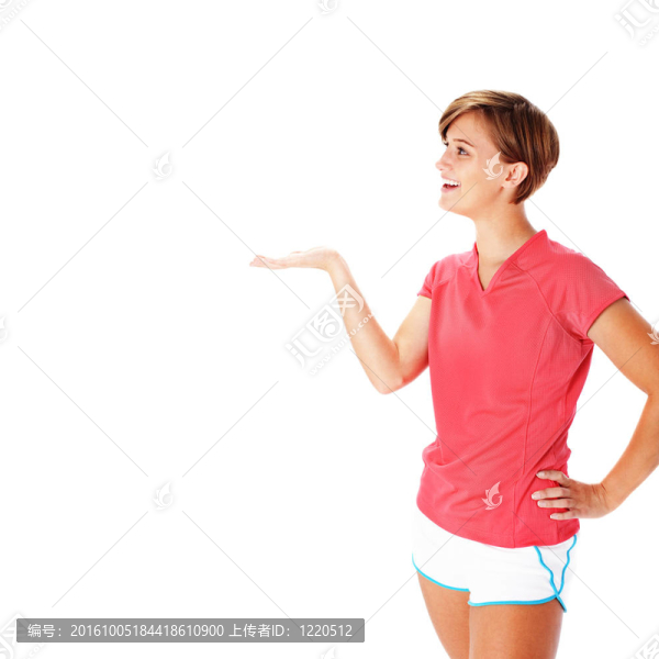穿紅色上衣的年輕健身女性；White孤立