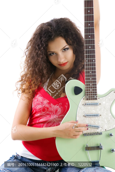 可愛的女人用電吉他