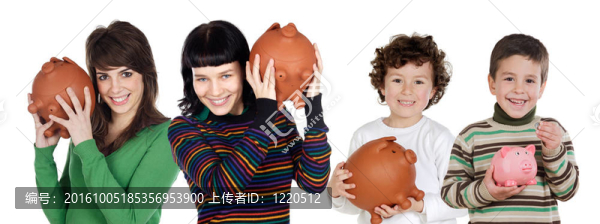 兩個(gè)孩子和兩個(gè)帶著儲(chǔ)蓄的青少年