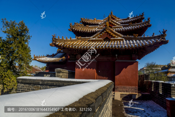 雪后岱廟城樓