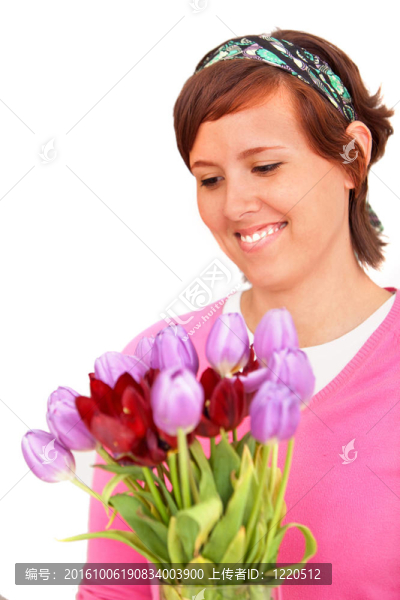 美麗的女人有一些花