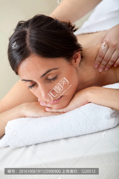女人按摩