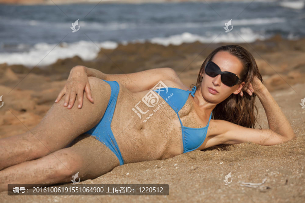 海灘上的女人