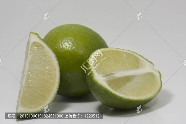 宏觀上的石灰；白色
