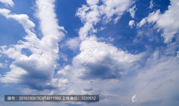 廣角藍(lán)色天空與日光背景