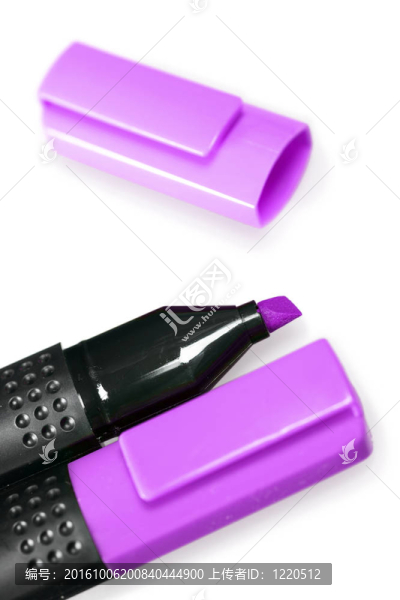 白色背景上隔離的筆